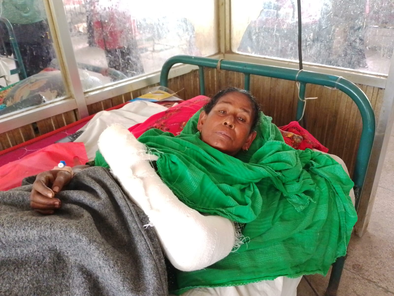 দৌলতপুরে থানায় এজাহার দেওয়ায় ক্ষিপ্ত হয়ে প্রতিপক্ষের হামলা আহত ৩